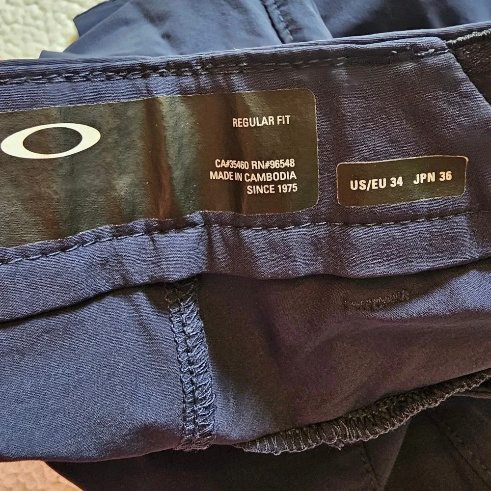 Oakley regular fit